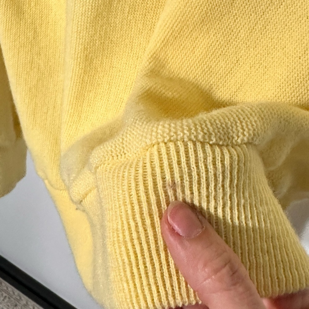IZOD yellow cardigan XL – preppy crest knit, academia vintage, soft pastel - Picture 6 of 7